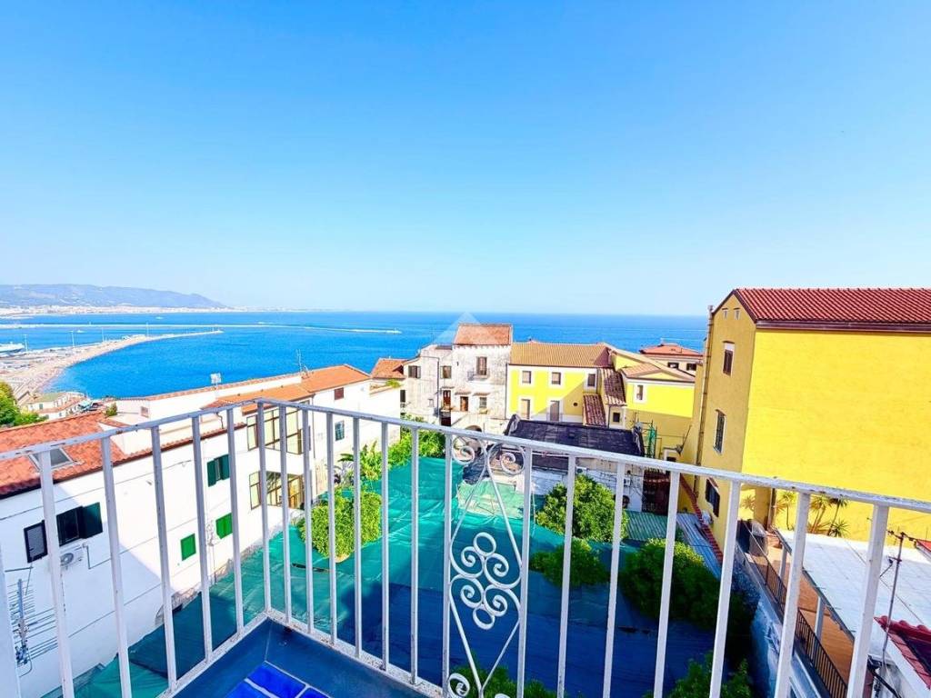 appartamento in vendita a Vietri sul Mare in zona Marina