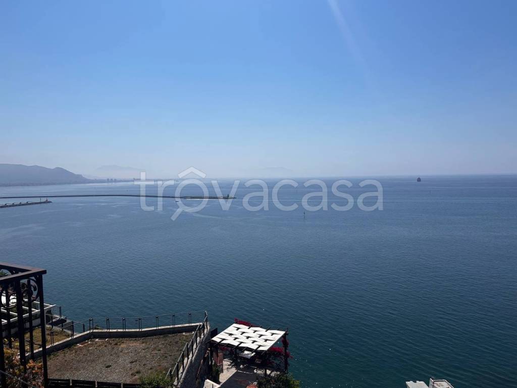 appartamento in vendita a Vietri sul Mare in zona Marina