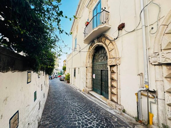 appartamento in vendita a Vietri sul Mare in zona Marina
