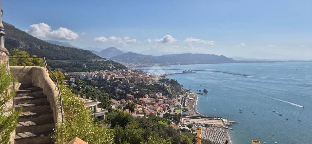 appartamento in vendita a Vietri sul Mare in zona Raito