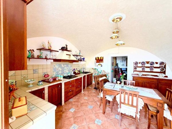 appartamento in vendita a Vietri sul Mare in zona Marina