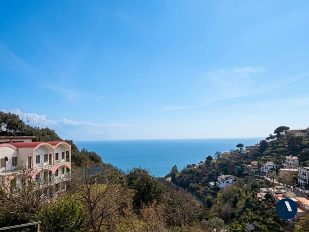 appartamento in vendita a Vietri sul Mare in zona Benincasa