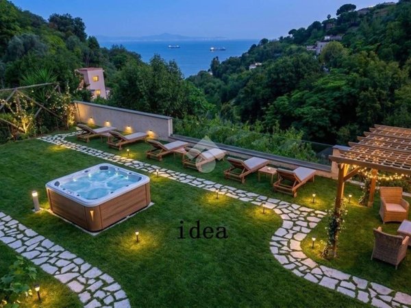 casa indipendente in vendita a Vietri sul Mare in zona Benincasa