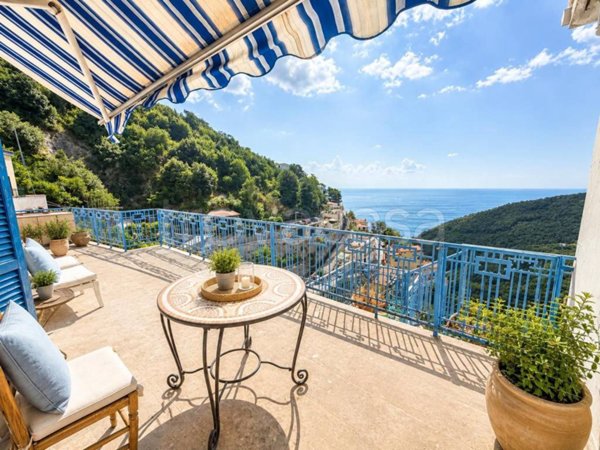 appartamento in vendita a Vietri sul Mare in zona Raito