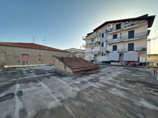 locale commerciale in vendita a Bellizzi