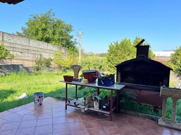 casa indipendente in vendita a Bellizzi