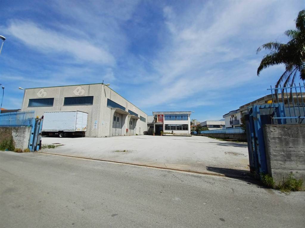 capannone in vendita a Bellizzi