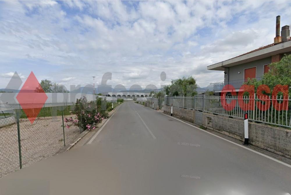 locale commerciale in vendita a Bellizzi