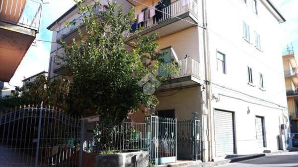 locale commerciale in vendita a Bellizzi