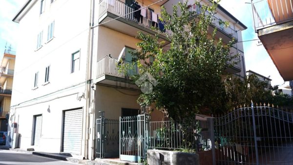 locale commerciale in vendita a Bellizzi