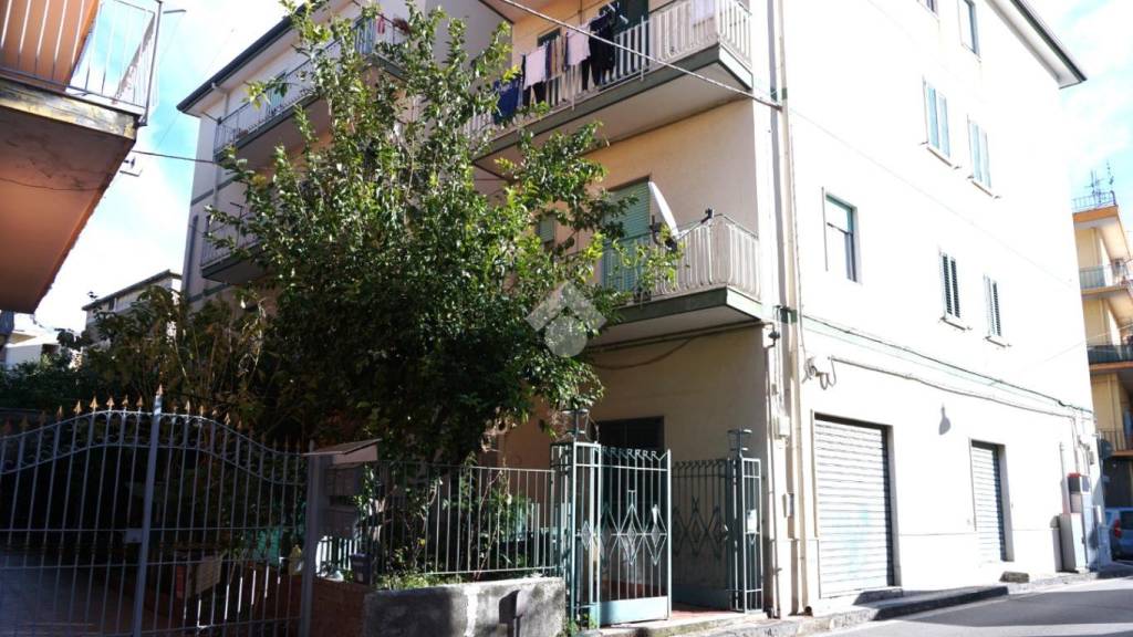 locale commerciale in vendita a Bellizzi