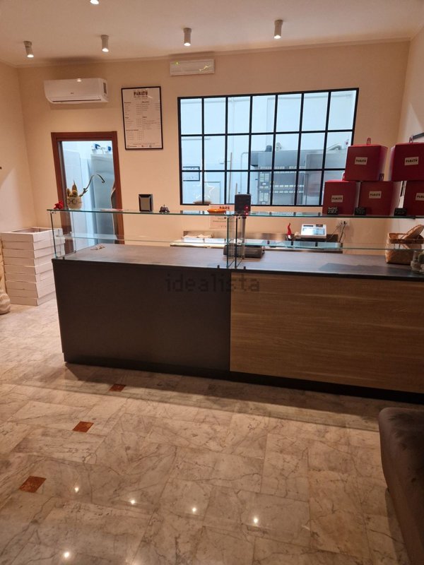 locale di sgombero in vendita a Bellizzi