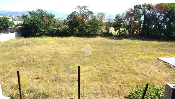 locale commerciale in vendita a Bellizzi