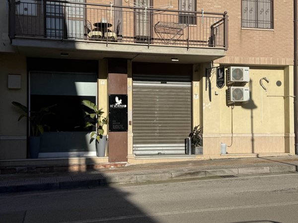 locale commerciale in vendita a Bellizzi