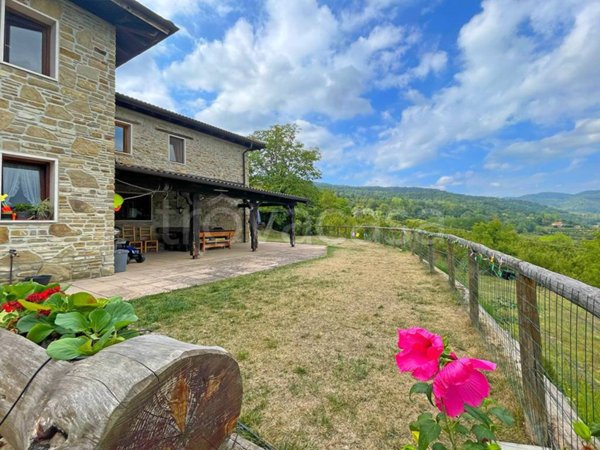 casa indipendente in vendita a Cortemilia