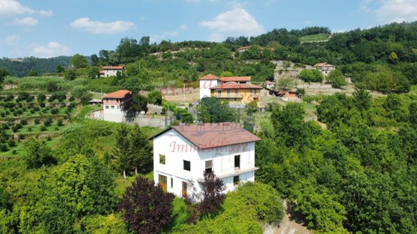 casa indipendente in vendita a Cortemilia