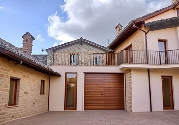 casa indipendente in vendita a Cortemilia