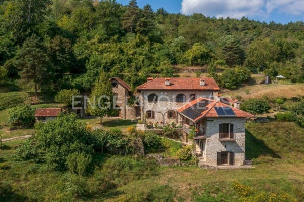 casa indipendente in vendita a Cortemilia