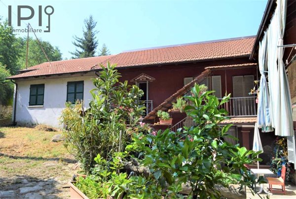 casa indipendente in vendita a Cortemilia