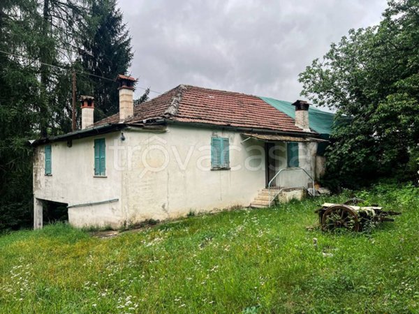 casa indipendente in vendita a Cortemilia