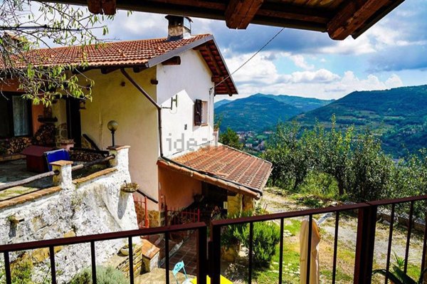 casale in vendita a Cortemilia