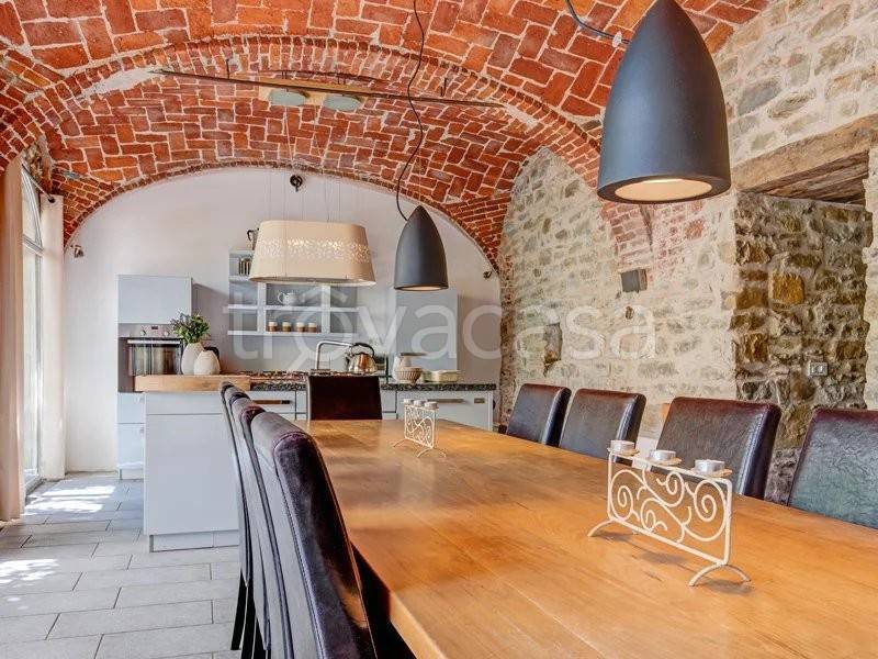 casa indipendente in vendita a Cortemilia