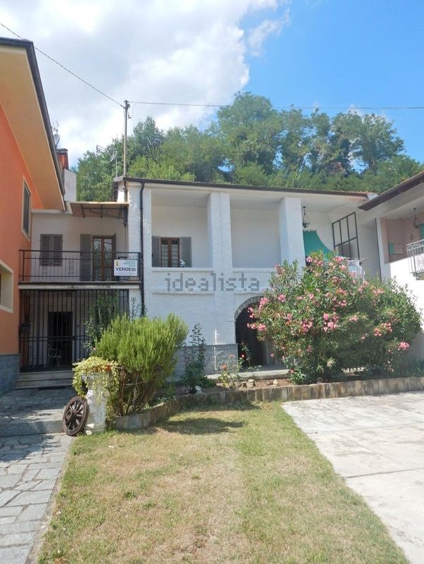 casa indipendente in vendita a Cortemilia