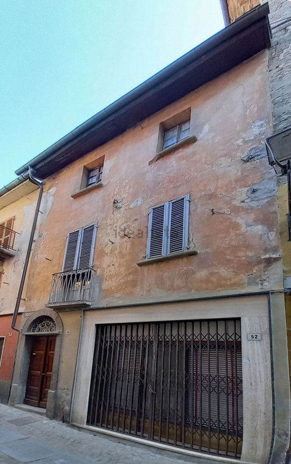 casa indipendente in vendita a Cortemilia