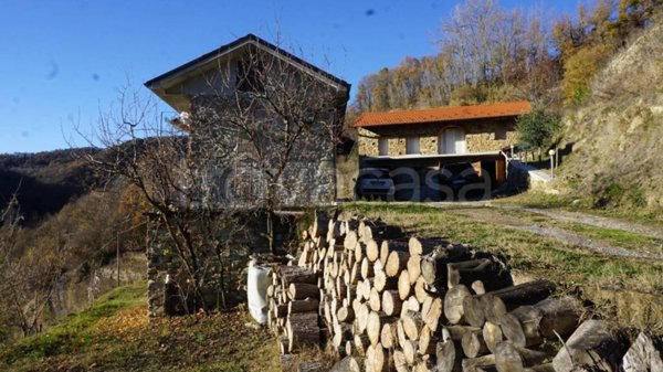 casa indipendente in vendita a Cortemilia