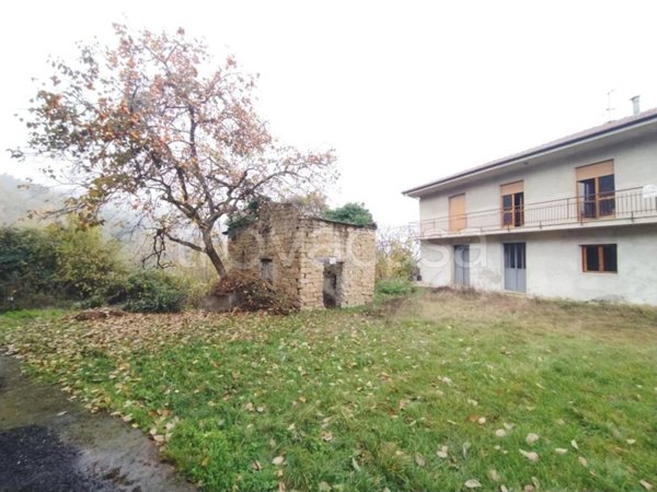casa indipendente in vendita a Cortemilia