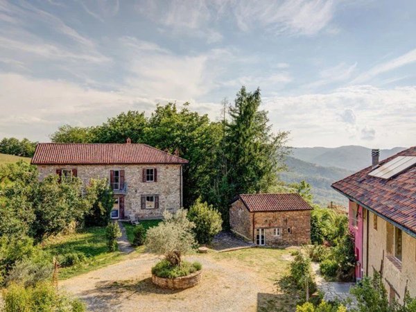 casa indipendente in vendita a Cortemilia