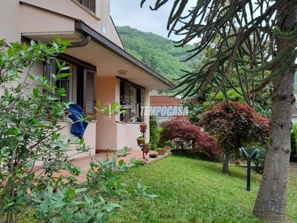 casa indipendente in vendita a Cortemilia