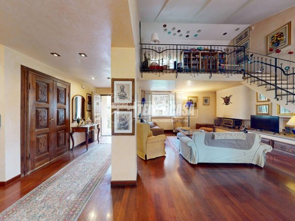 casa indipendente in vendita a Cortemilia