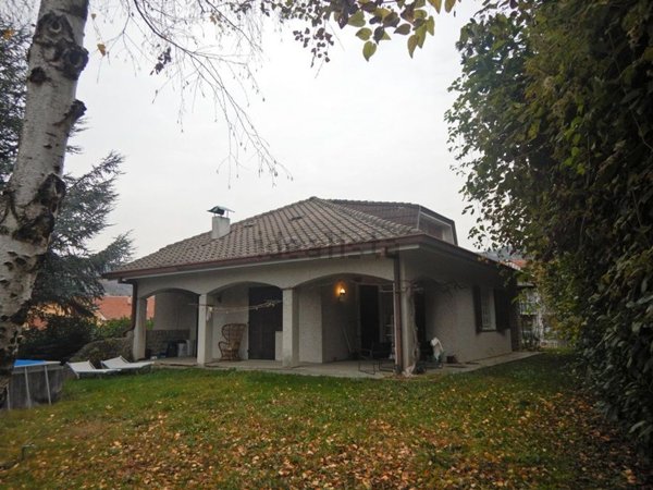 casa indipendente in vendita a Cortemilia