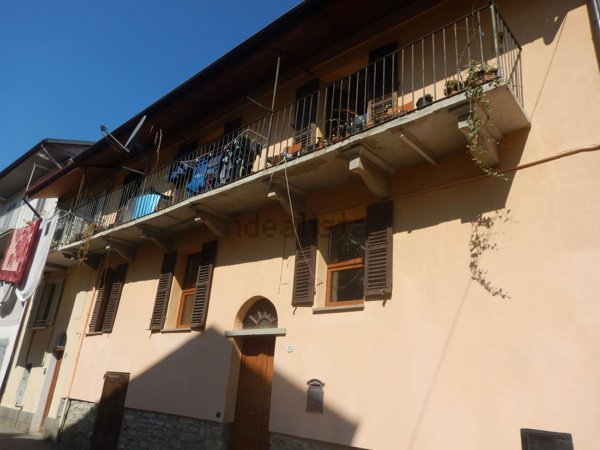 casa indipendente in vendita a Cortemilia