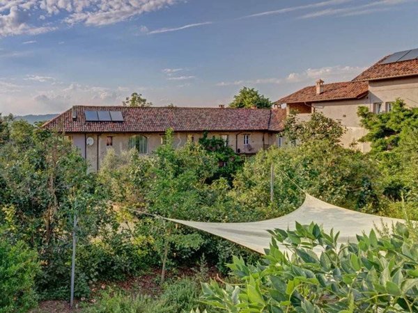 casa indipendente in vendita a Cortemilia