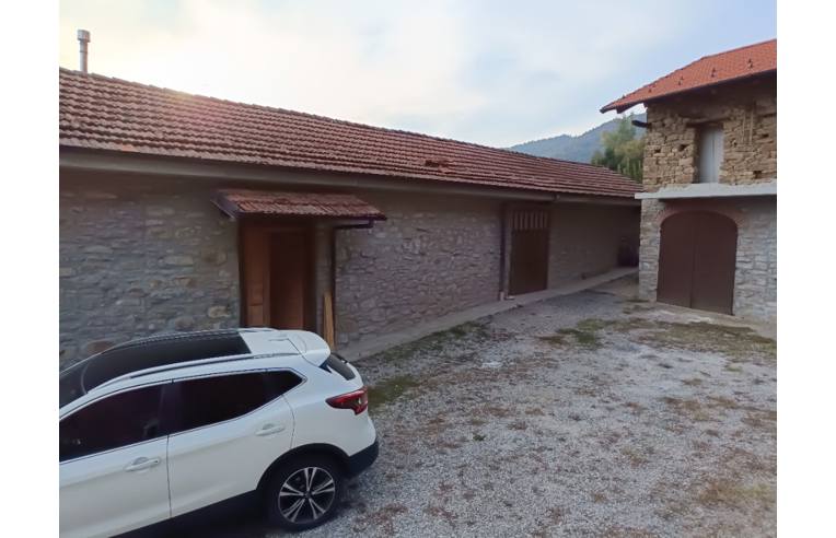 casa indipendente in vendita a Cortemilia