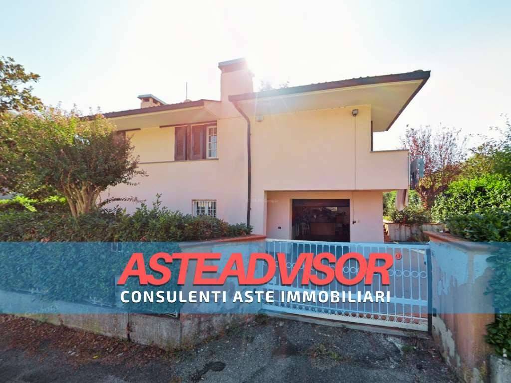 casa indipendente in vendita a Cortemilia