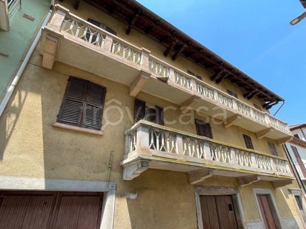casa indipendente in vendita a Cortemilia