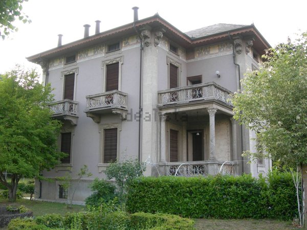 casa indipendente in vendita a Cortemilia