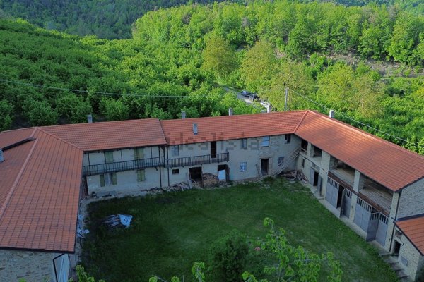 casale in vendita a Cortemilia