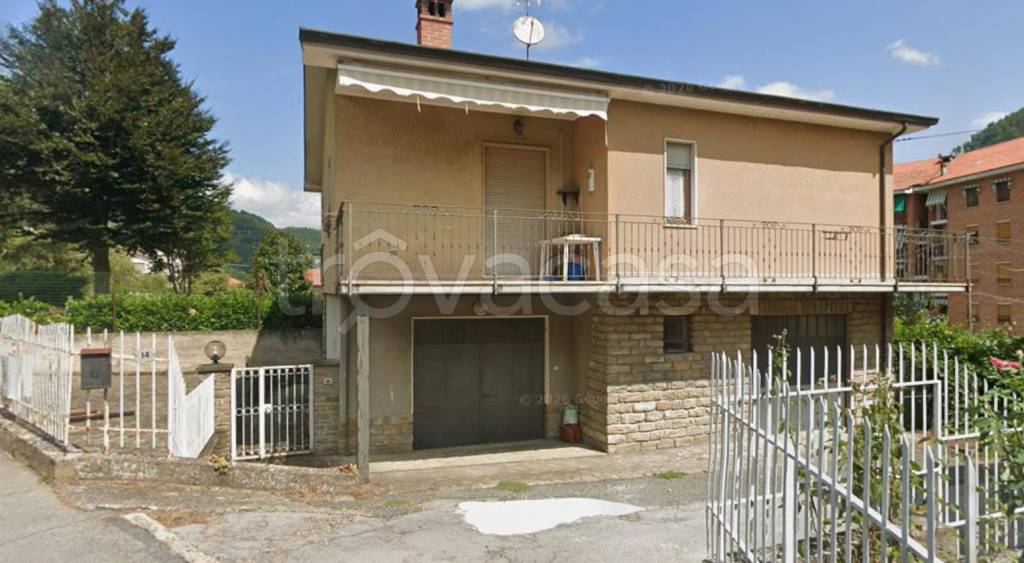 casa indipendente in vendita a Cortemilia
