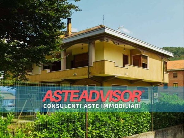 casa indipendente in vendita a Cortemilia