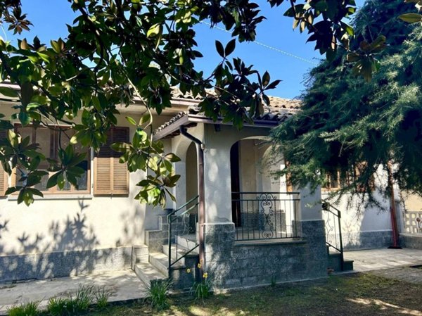casa indipendente in vendita a Cossano Belbo