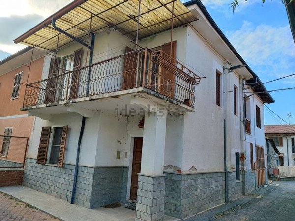 esavano in vendita a Costigliole Saluzzo