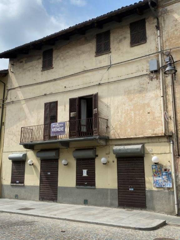 esavano in vendita a Costigliole Saluzzo