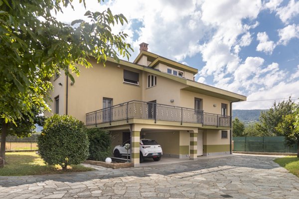 casa indipendente in vendita a Costigliole Saluzzo