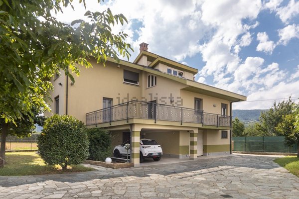 casa indipendente in vendita a Costigliole Saluzzo