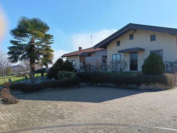 casa indipendente in vendita a Costigliole Saluzzo