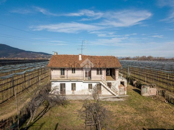 casa indipendente in vendita a Costigliole Saluzzo